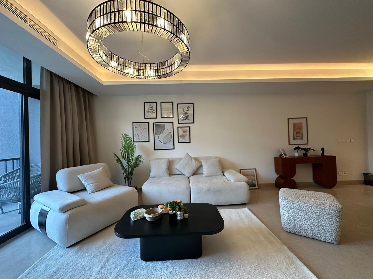 Aura 4k-12 @CFC — Living room